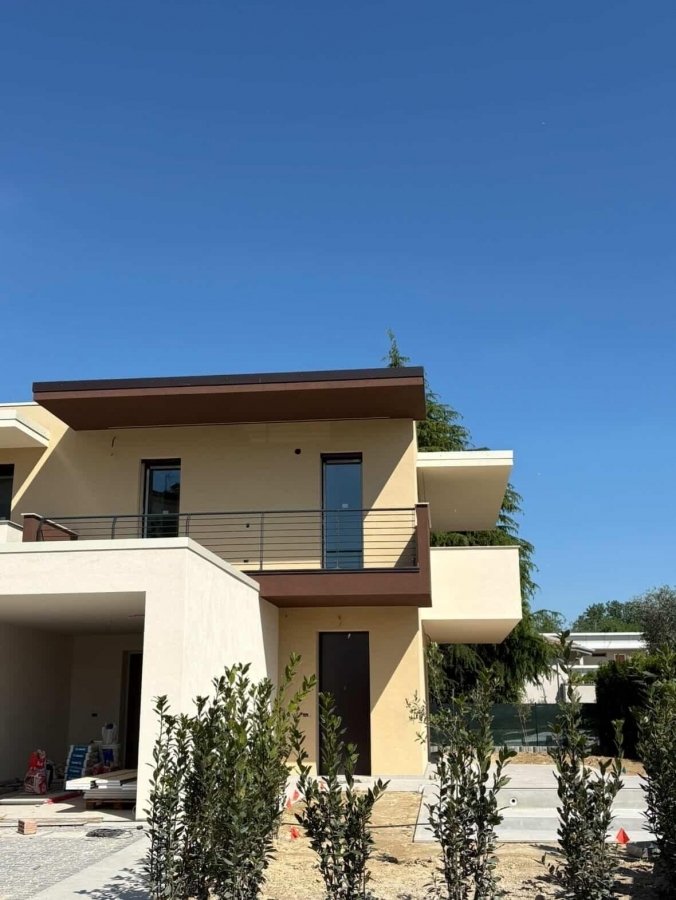 Villa in Historic Center, Desenzano del Garda, Lombardy 2 - 16741371