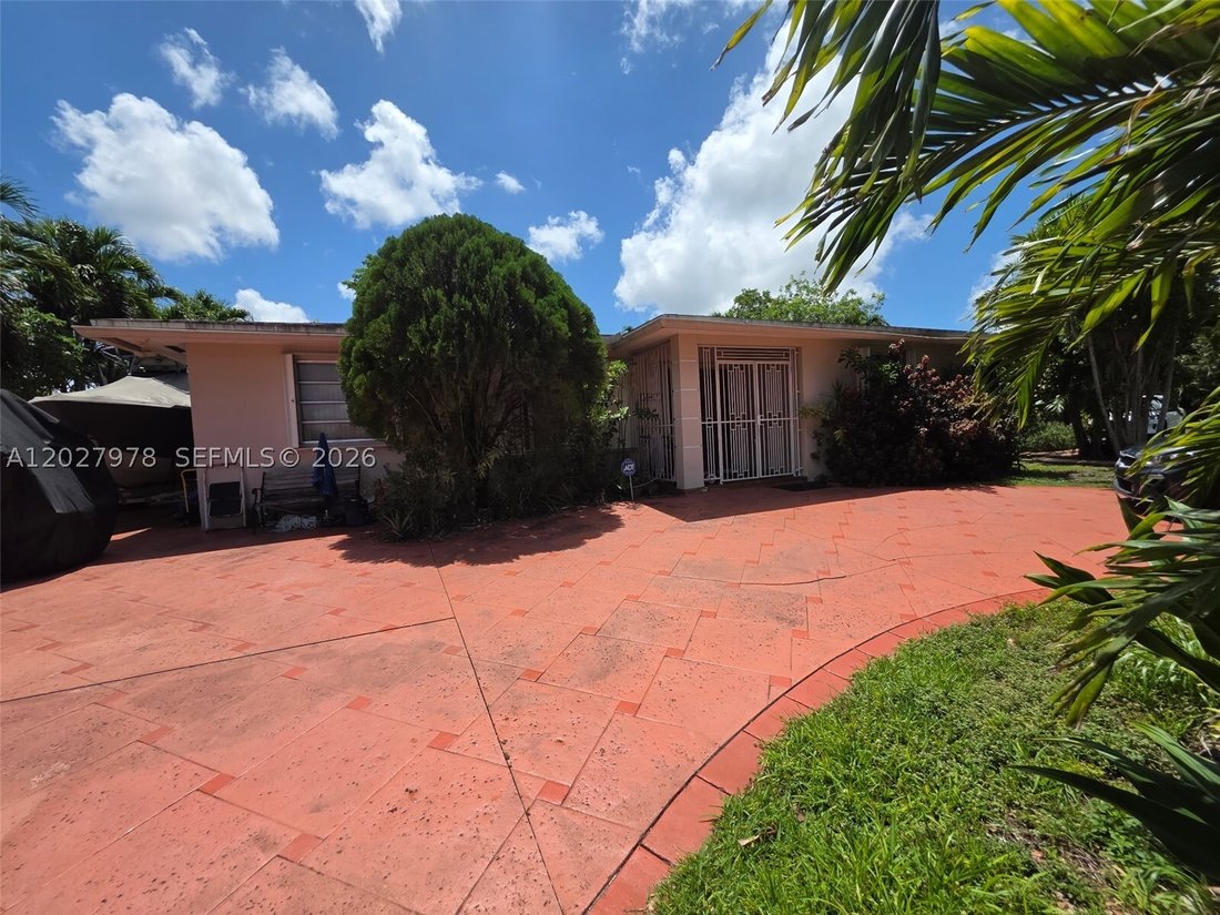 House in Hialeah, Florida, United States 1 - 18108946
