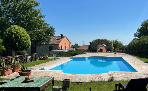 Country House in Sant'Ippolito, Marche, Italy 1