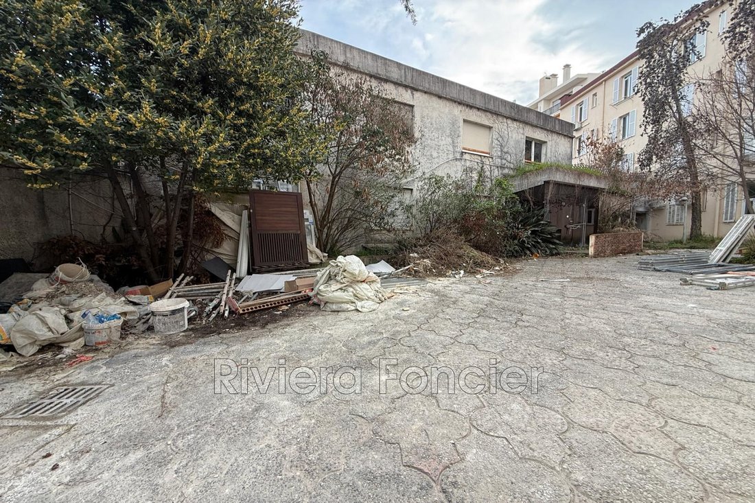 Villa in Les Cougoulins-Rastines, Antibes, France 1 - 18125900