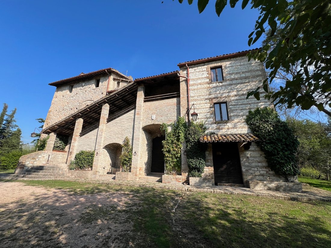 Villa in Fossombrone, Marche, Italy 5 - 18125895
