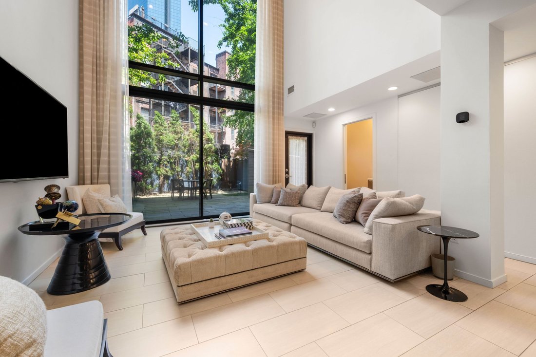 Condo in Boston, Massachusetts, United States 1 - 18125962