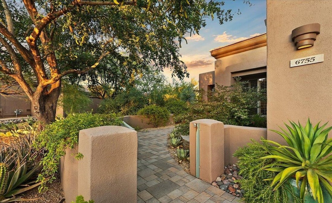 Scottsdale, Arizona, United States 5 - 18125672