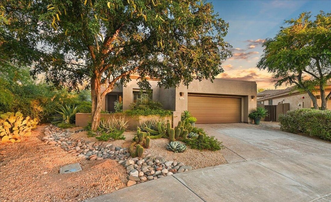 Scottsdale, Arizona, United States 1 - 18125672