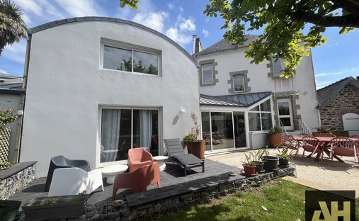 House in Bourg, Le Relecq-Kerhuon, France 1