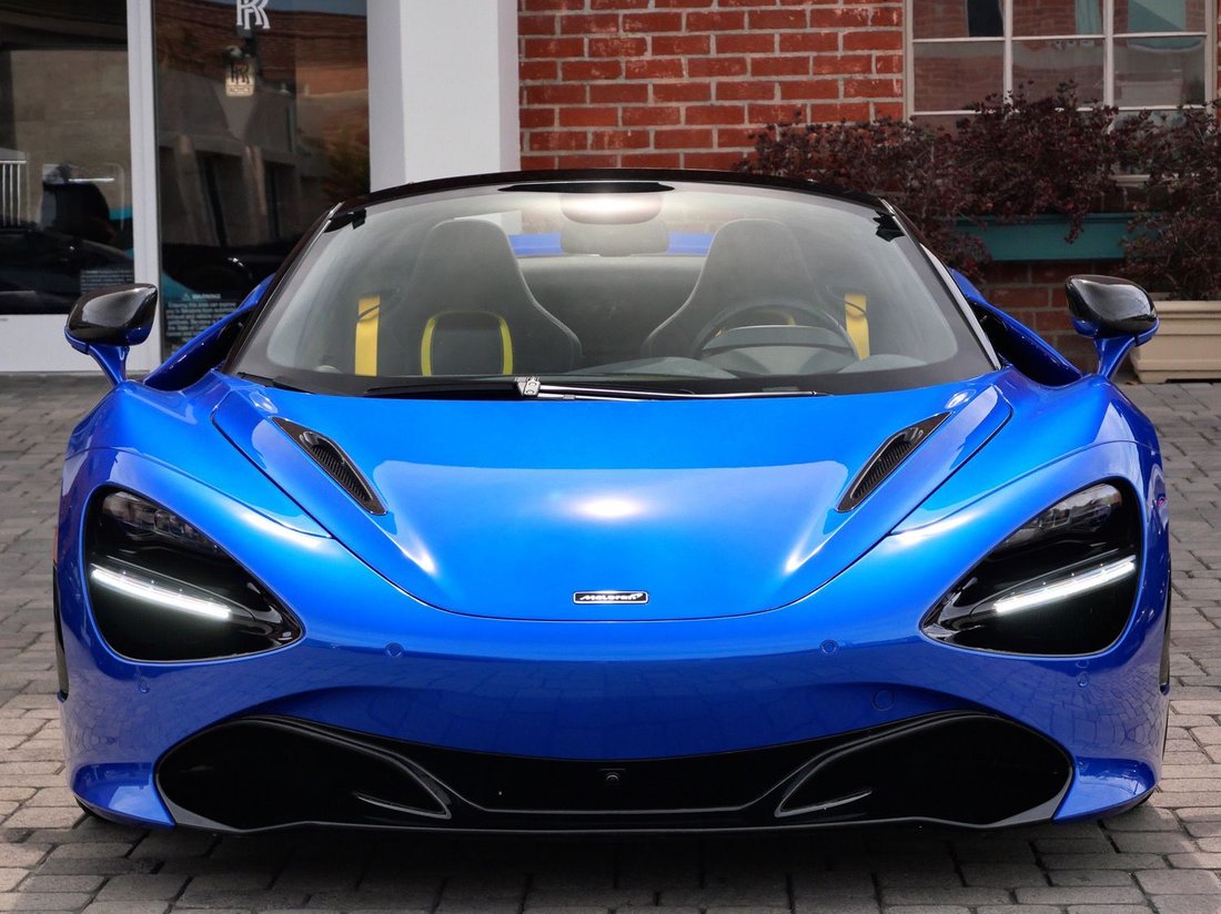 Cabriolet in Beverly Hills, CA, United States 2 - 18126037