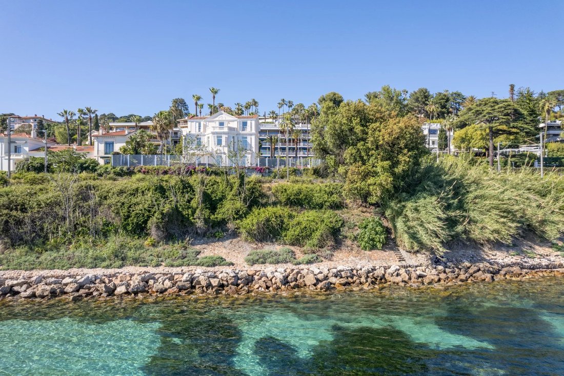 Villa in Cannes, Provence-Alpes-Côte d'Azur, France 1 - 18125575