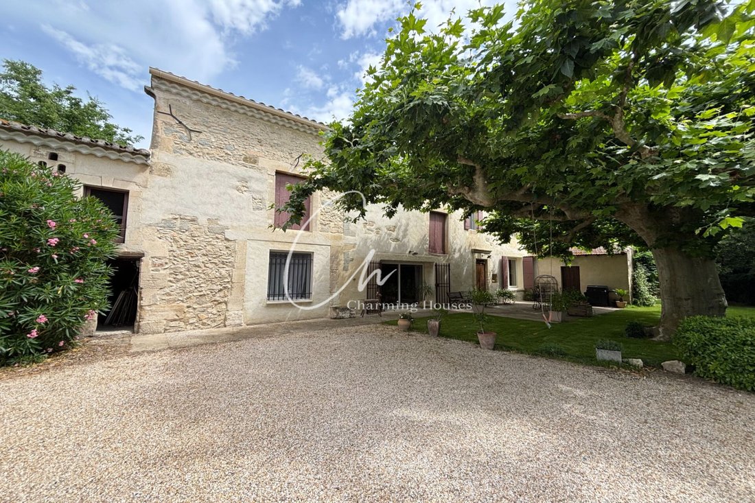 Villa in Châteaurenard, Provence-Alpes-Côte d'Azur, France 1 - 18125906