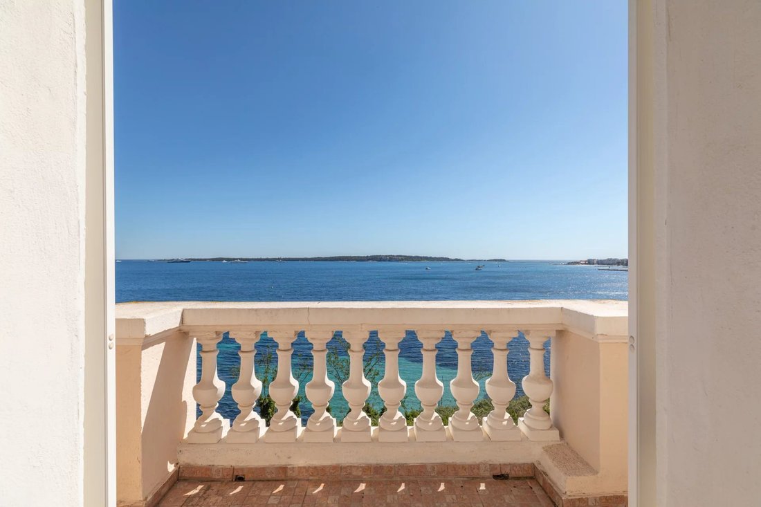 Villa in Cannes, Provence-Alpes-Côte d'Azur, France 3 - 18125575