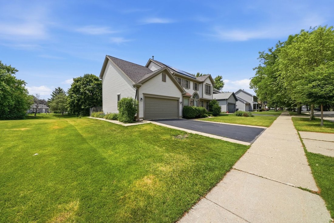 House in Elgin, Illinois, United States 2 - 18125554