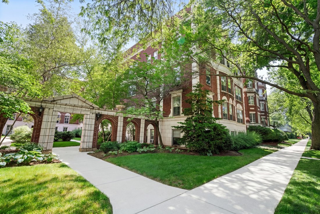 Condo in Evanston, Illinois, United States 2 - 18125841