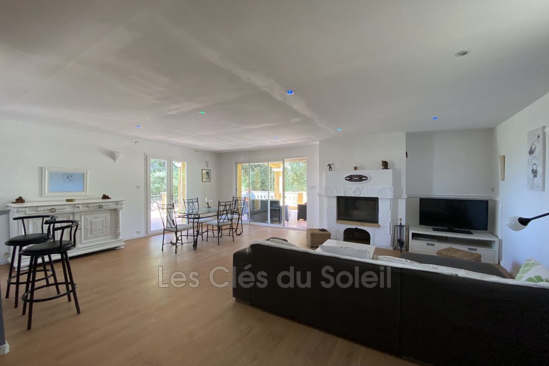 Villa in Montfort-sur-Argens, Provence-Alpes-Côte d'Azur, France 5 - 17557652