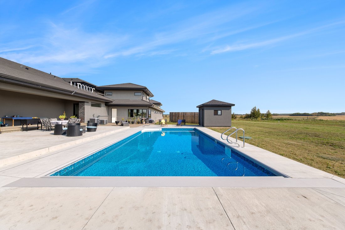 Leduc, Alberta, Canada 5 - 18125682