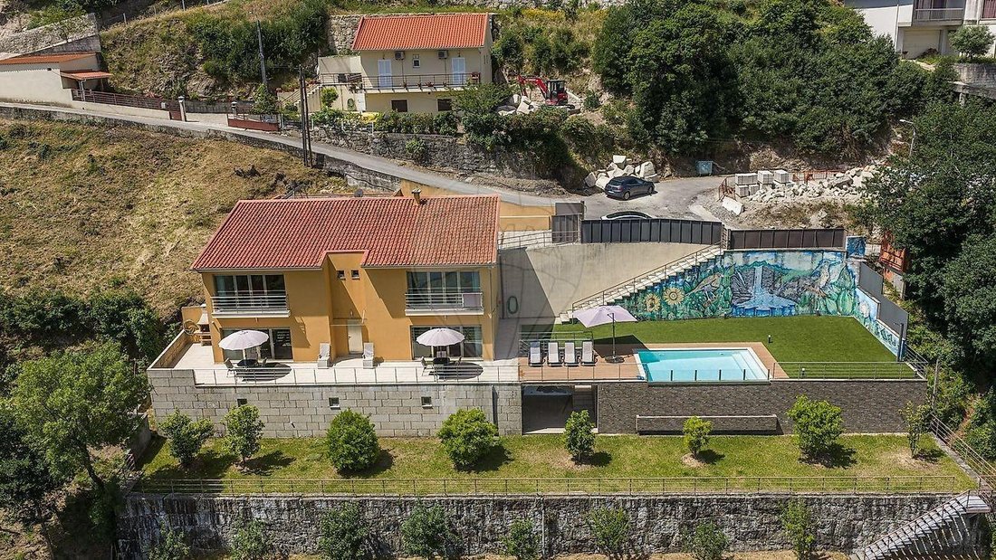 Villa in Rio Caldo, Braga, Portugal 1 - 18125828