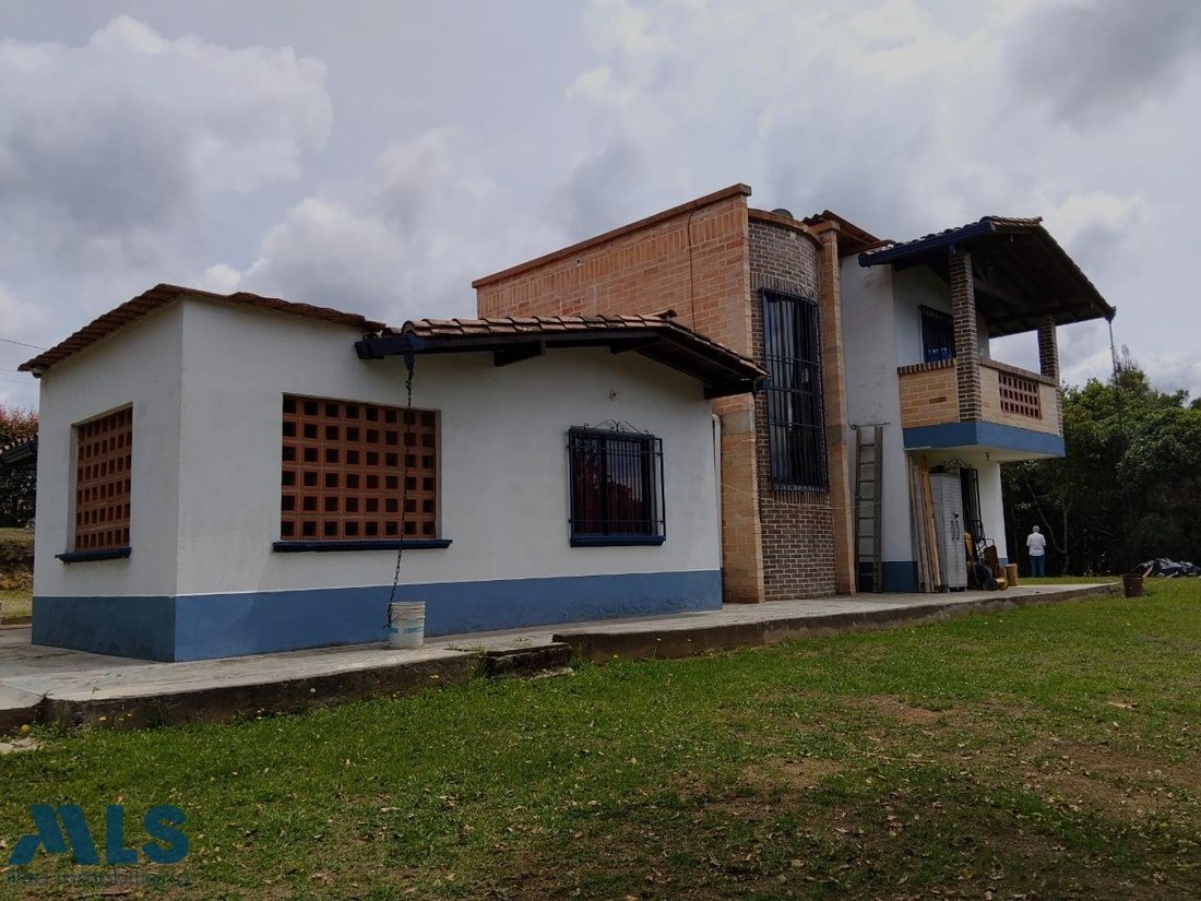 Land in Santa Elena, Antioquia, Colombia 5 - 18125863