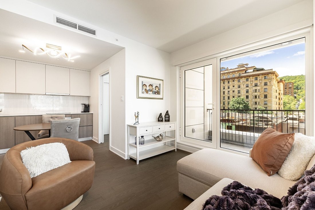 Condo in Montreal, Quebec, Canada 1 - 18125712