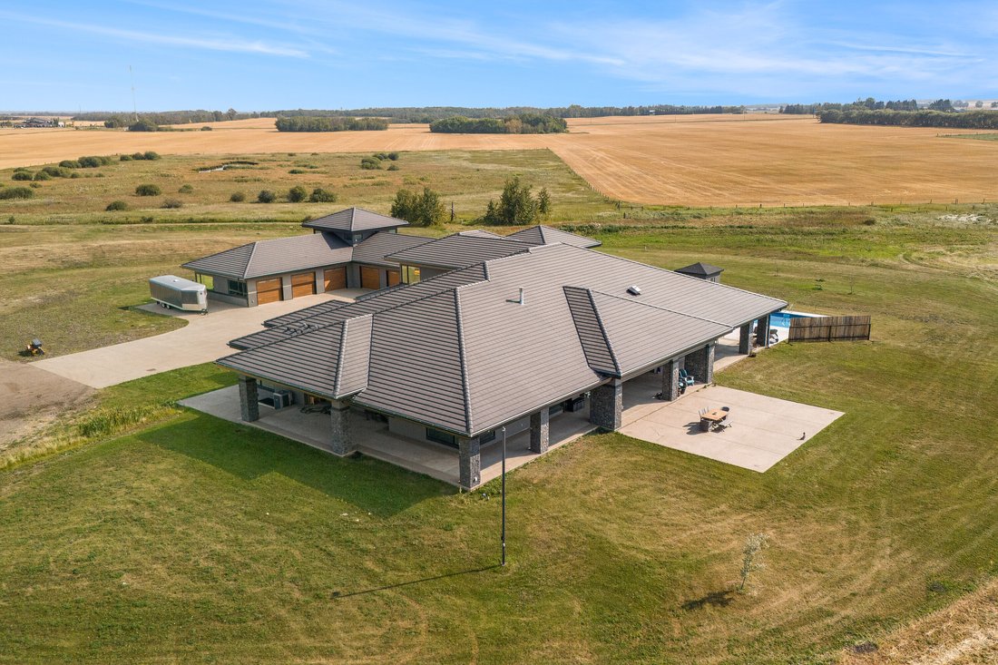 Leduc, Alberta, Canada 3 - 18125682