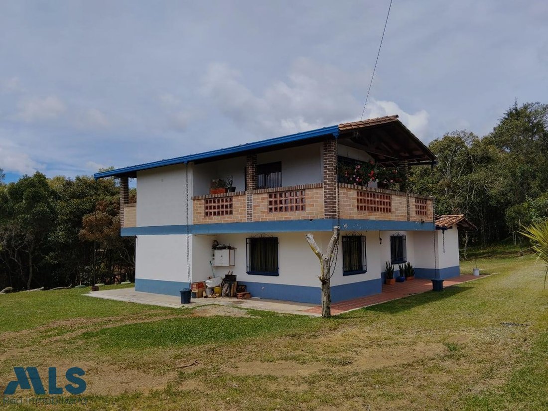 Land in Santa Elena, Antioquia, Colombia 3 - 18125863