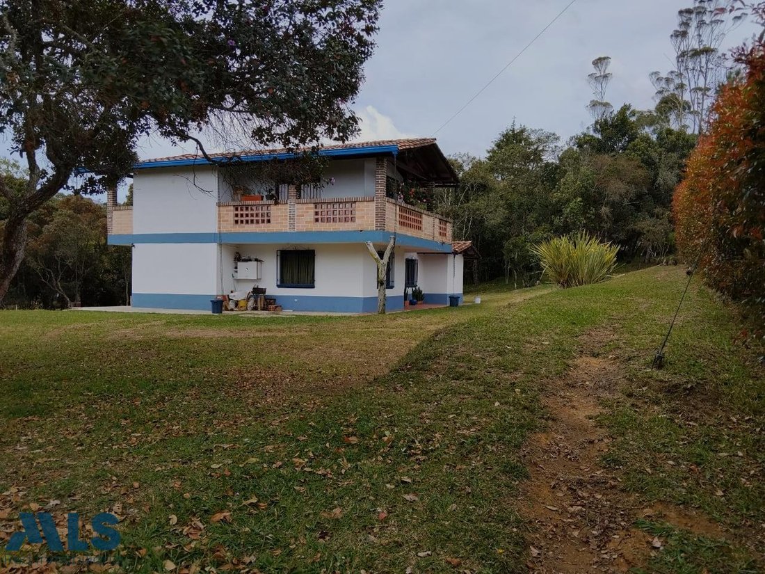 Land in Santa Elena, Antioquia, Colombia 2 - 18125863