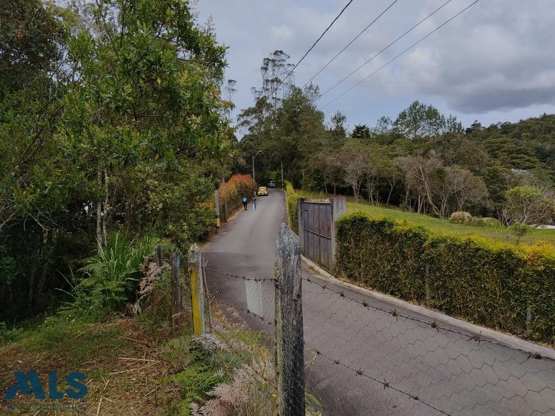 Land in Santa Elena, Antioquia, Colombia 1 - 18125863