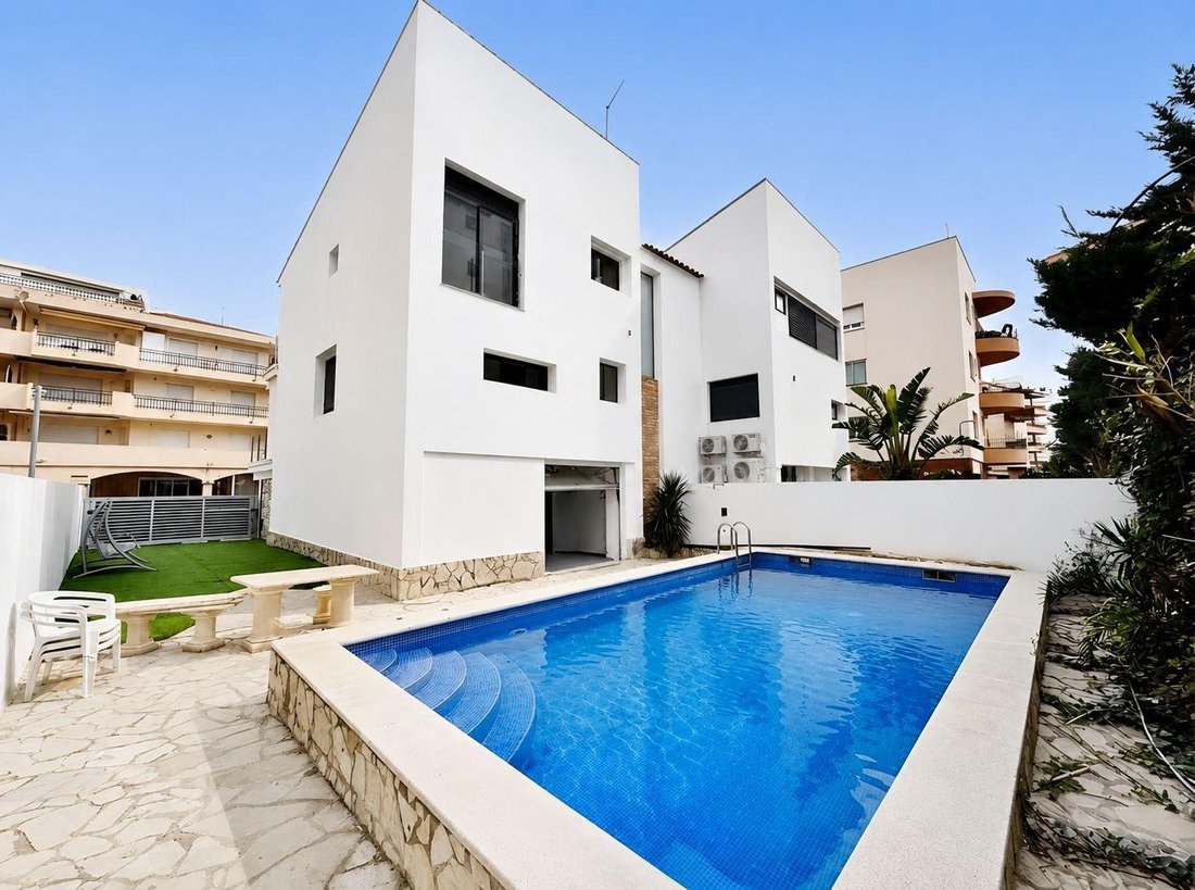 House in Roses, Catalonia, Spain 2 - 18125916