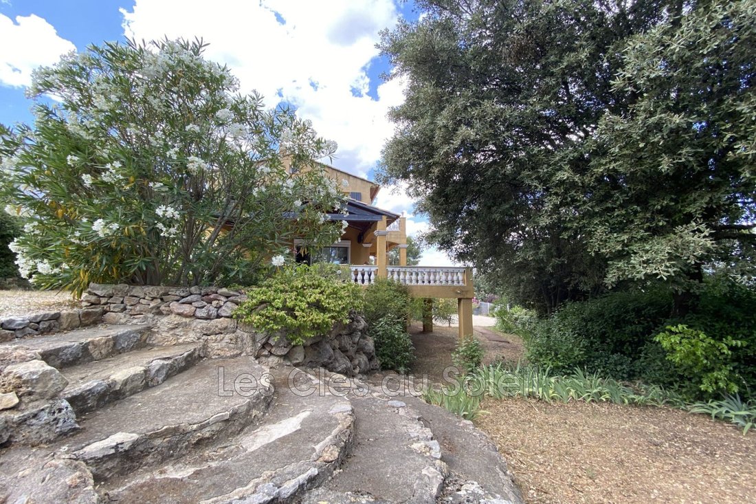 Villa in Montfort-sur-Argens, Provence-Alpes-Côte d'Azur, France 2 - 17557652