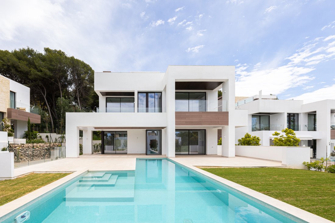 Villa in Golden Mile, Andalusia, Spain 1 - 18126036