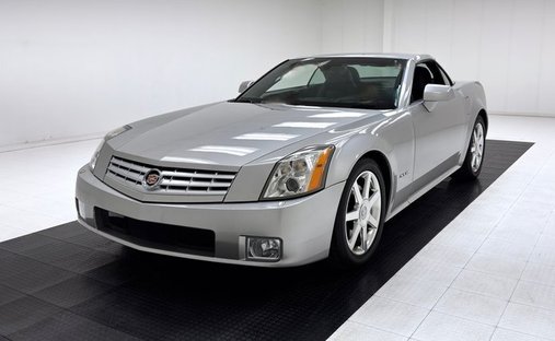 19 646 Miles/1 Family Owned/Garage Kept/4.6 Liter Northstar V8/5-Speed Auto in Morgantown, United States 1