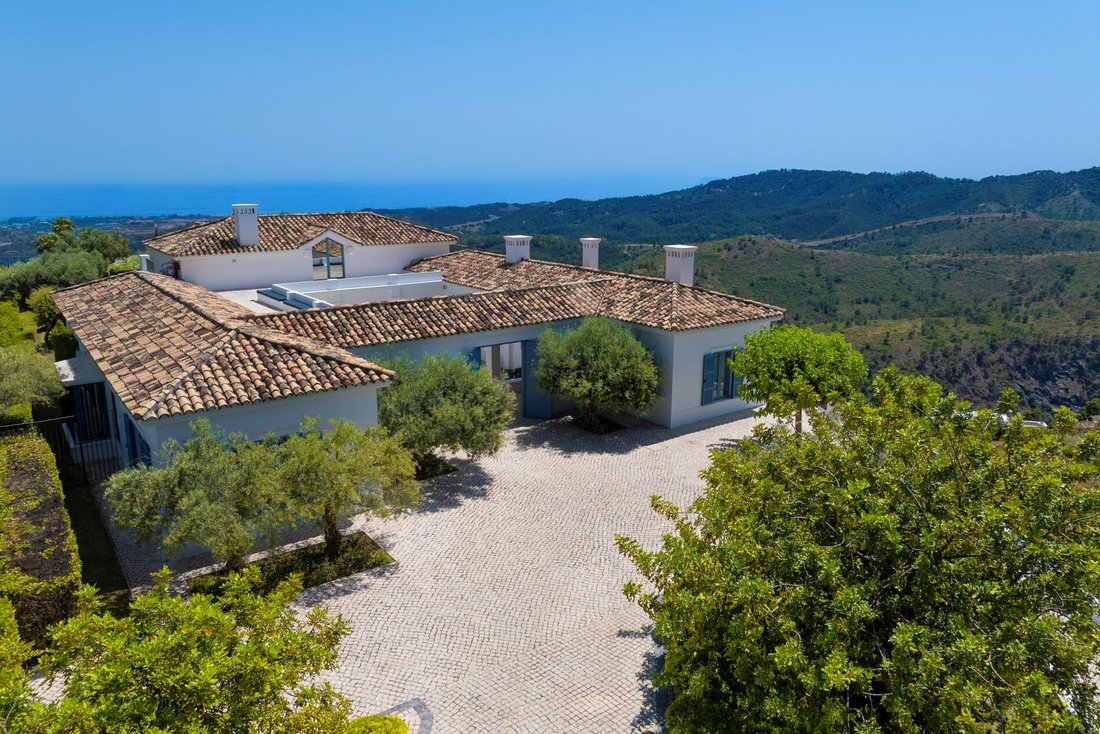 Villa in Benahavis, Andalusia, Spain 5 - 18126041