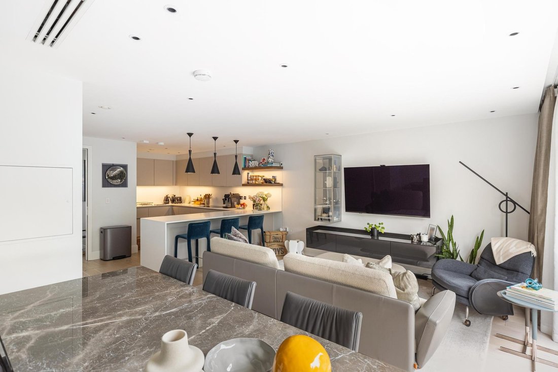 House in Turnham Green, Hounslow, England 4 - 18126150