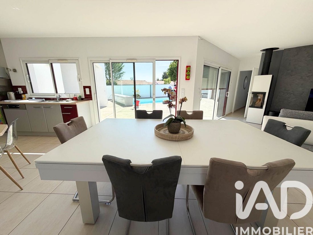 House in Dompierre-sur-Mer, Nouvelle-Aquitaine, France 2 - 18130713