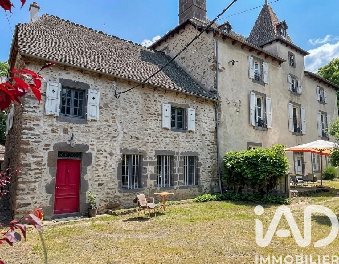 House in Anglards-de-Saint-Flour, Auvergne-Rhône-Alpes, France 1 - 18130460