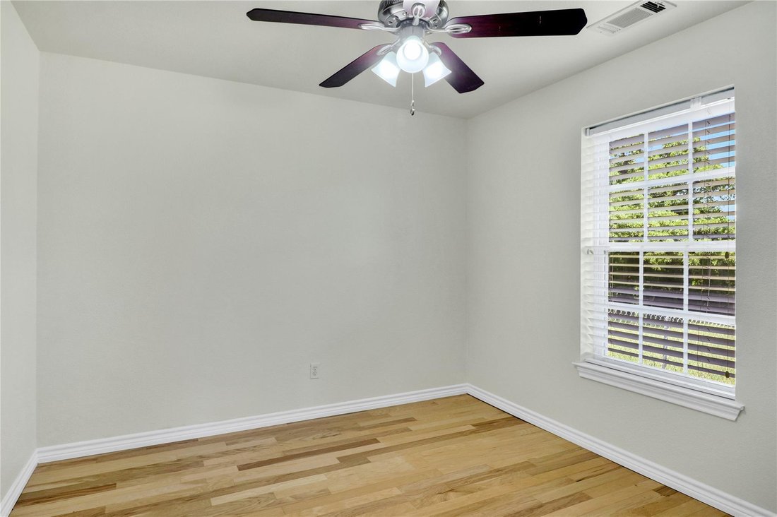 House in Cleburne, Texas, United States 4 - 18126280
