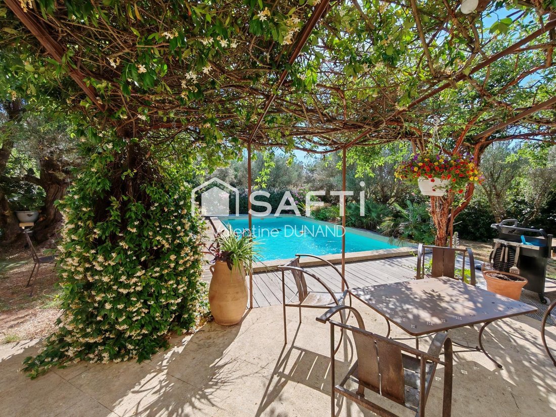 House in Le Val, Provence-Alpes-Côte d'Azur, France 1 - 16533929