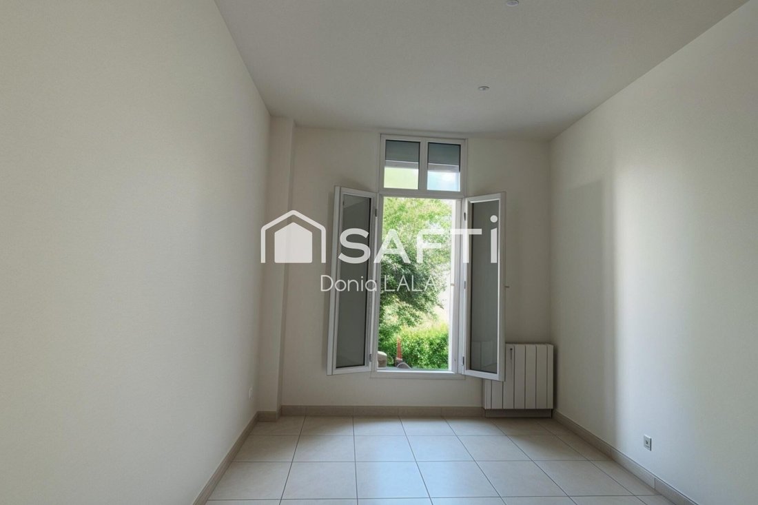 Creteil, Ile-de-France, France 2 - 18126920