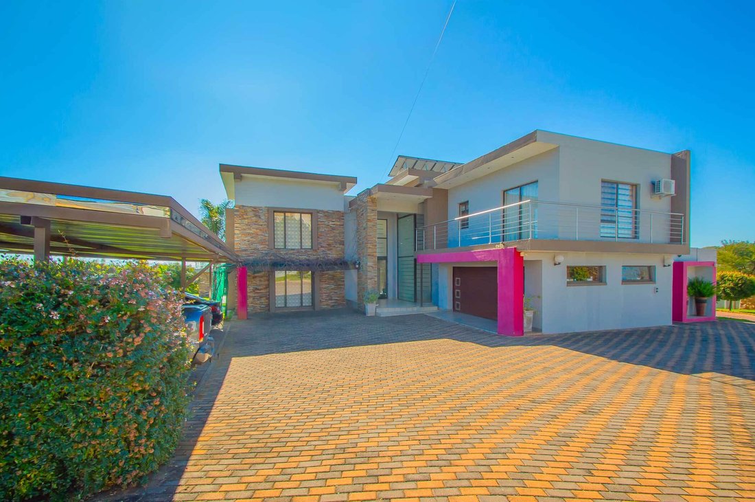 Estate in Krugersdorp, Gauteng, South Africa 2 - 18126710