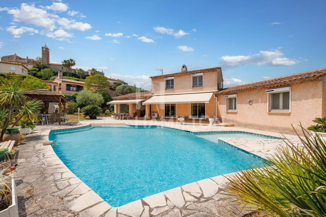 Villa in Grasse, Provence-Alpes-Côte d'Azur, France 1 - 18126642