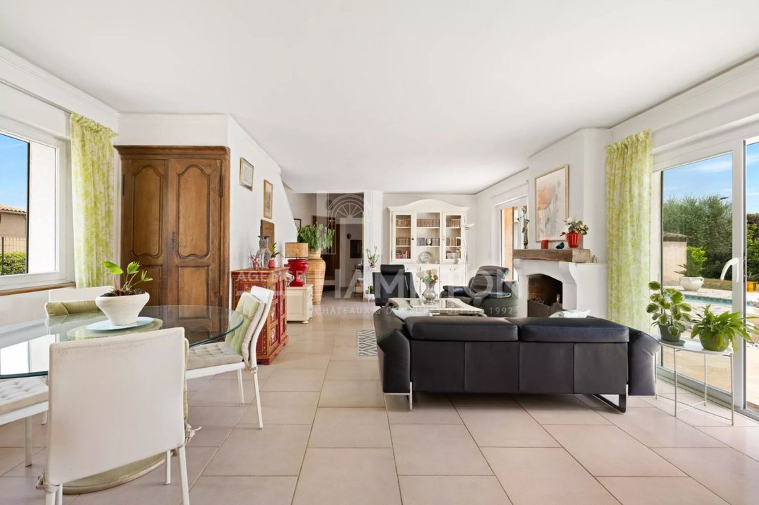 Villa in Grasse, Provence-Alpes-Côte d'Azur, France 3 - 18126642