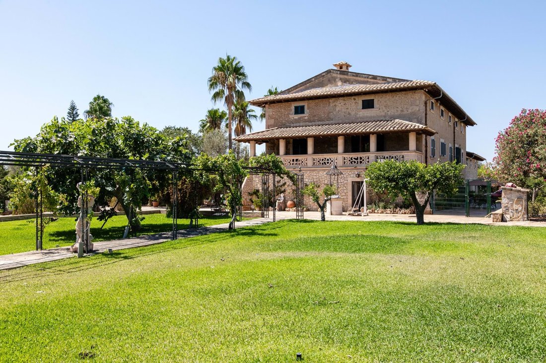 Villa in Santa Maria del Cami, Balearic Islands, Spain 4 - 18126749