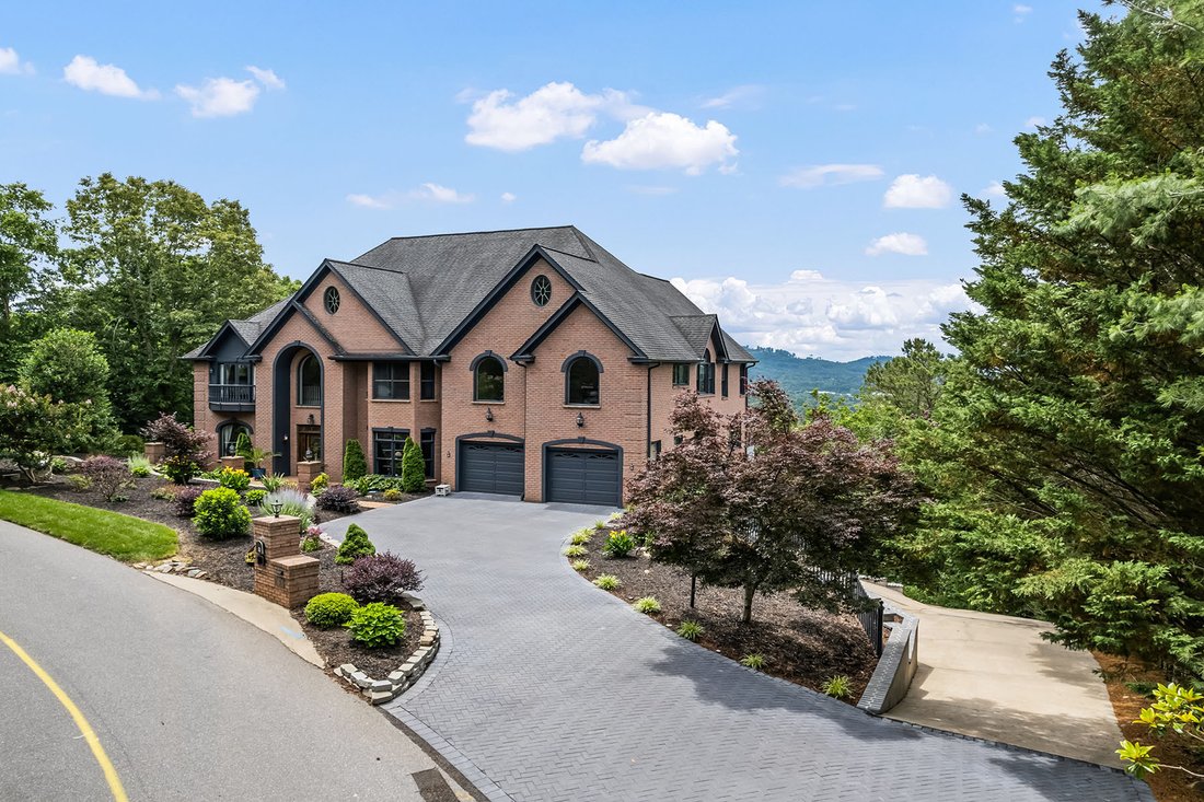 House in Weaverville, North Carolina, United States 2 - 18126748