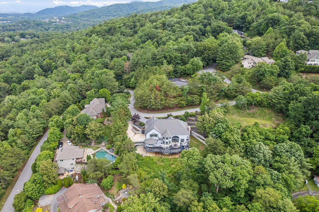 House in Weaverville, North Carolina, United States 4 - 18126748