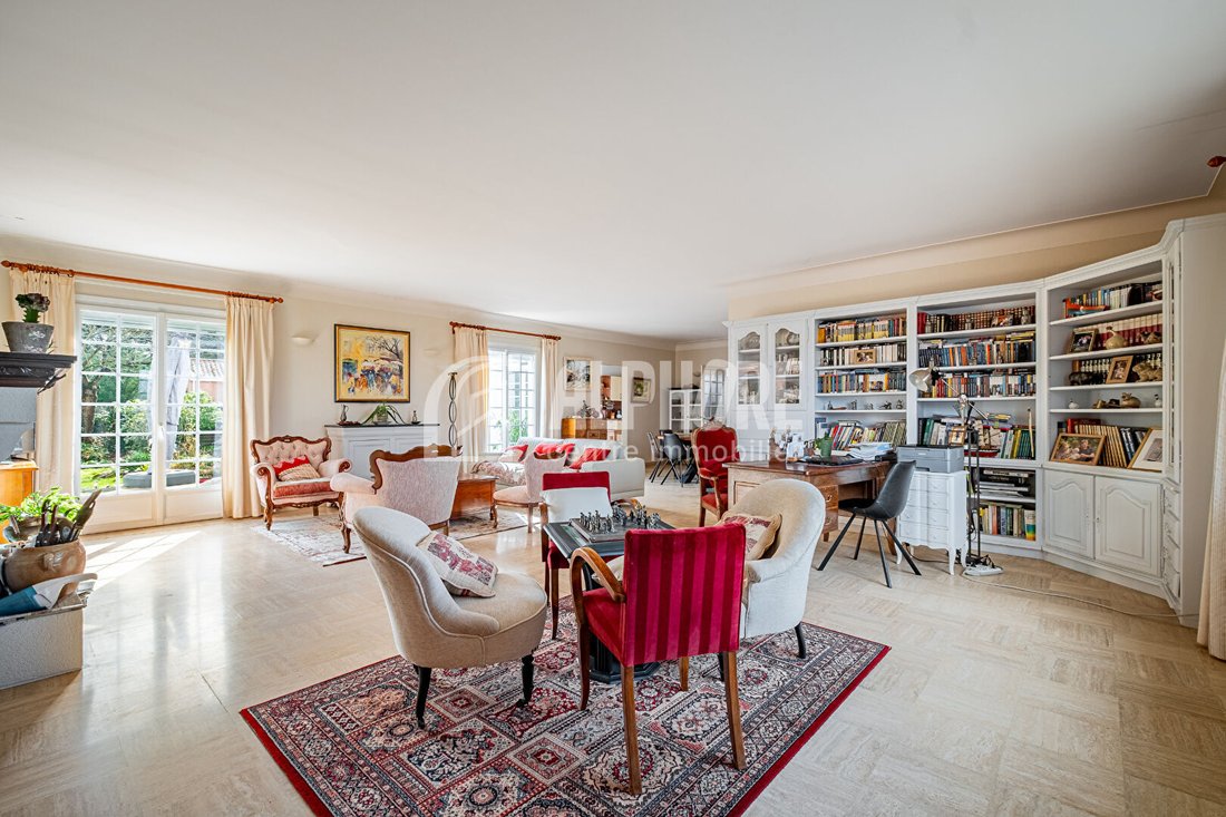 Villa in La Plaine-sur-Mer, Pays de la Loire, France 1 - 17405719