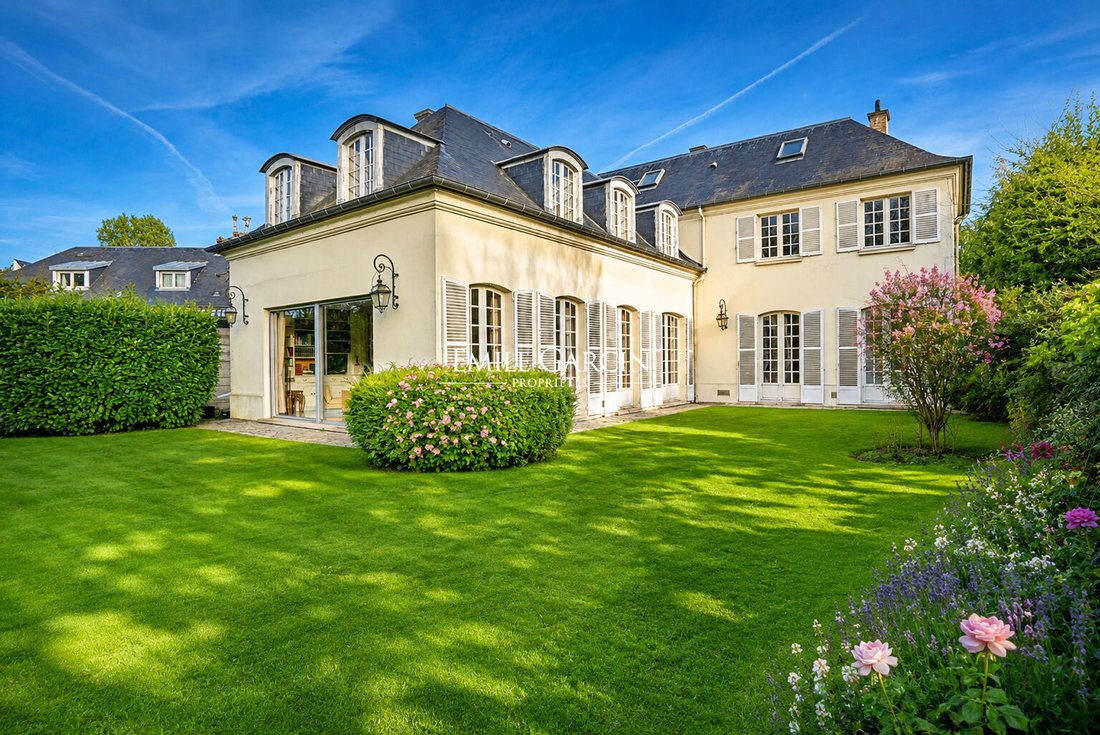 Villa in Domaine National du Château, Versailles, France 1 - 16985292