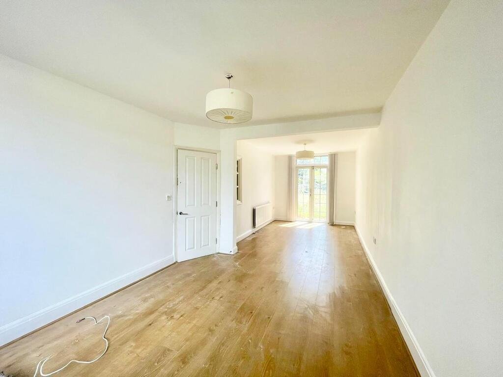 House in Elthorne Heights, Ealing, England 1 - 18126622