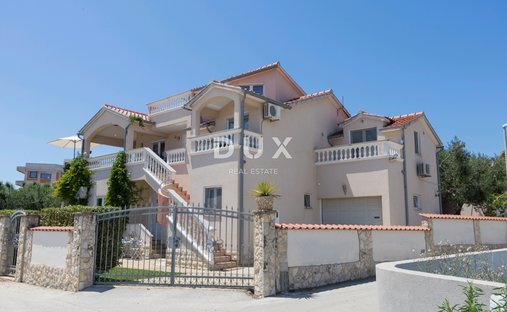 Haus in Vodice, Gespanschaft Šibenik-Knin, Kroatien 1
