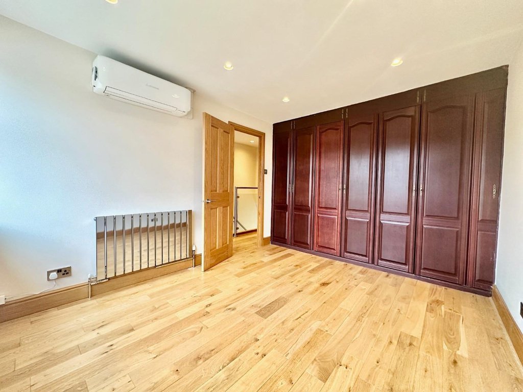 House in West Ealing, Ealing, England 4 - 18126586