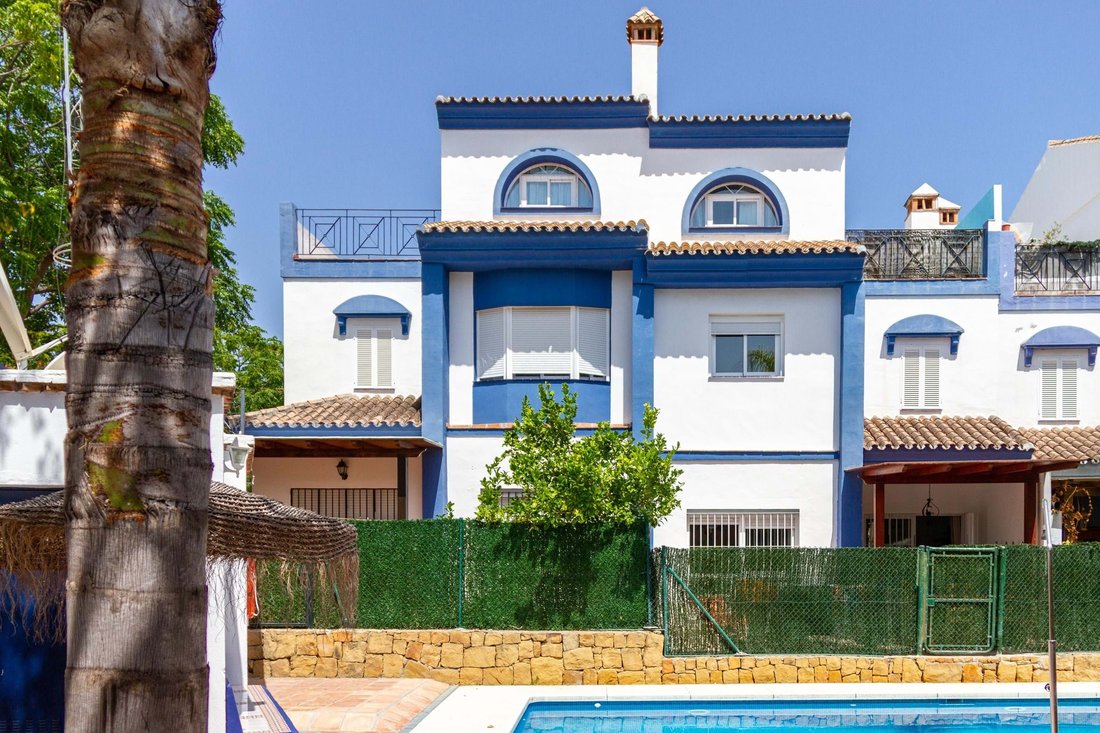 Casa a San Pedro de Alcántara, Andalusia, Spagna 1 - 18126752