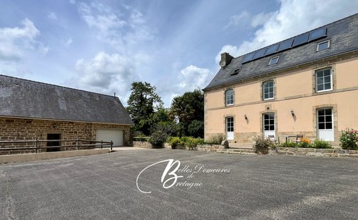 Villa in Locronan, Brittany, France 1