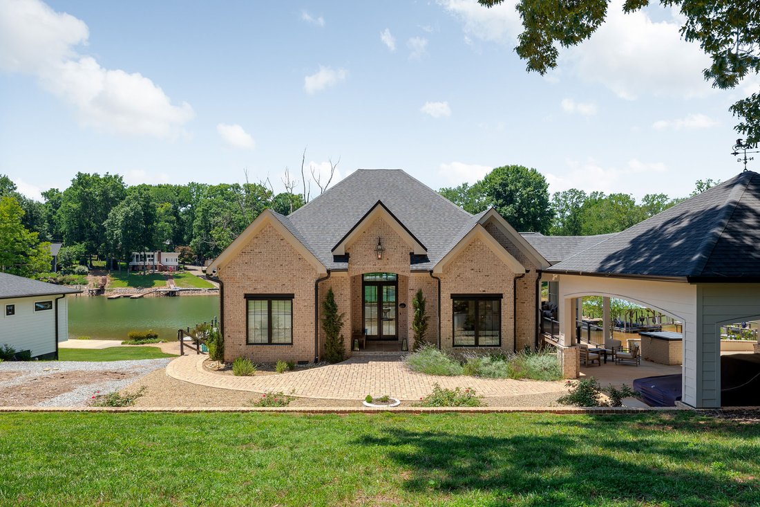 House in Mooresville, North Carolina, United States 1 - 18126740