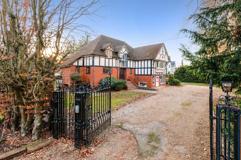 House in Bray, England 2 - 18126577